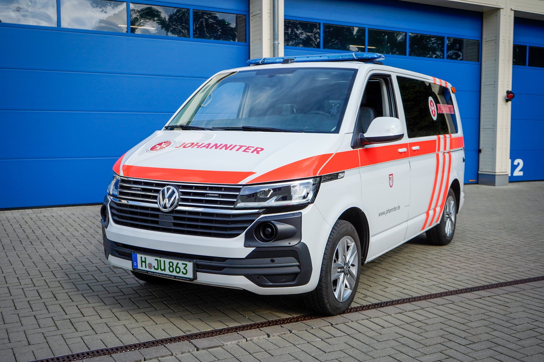 'Um bei den Johannitern als Fahrerin oder Fahrer im Blut- und Organtransport eingesetzt zu werden, braucht es ein Fahrsicherheitstraining und eine mehrjährige Fahrpraxis.' (Bildnachweis: Johanniter/Bettina Martin)