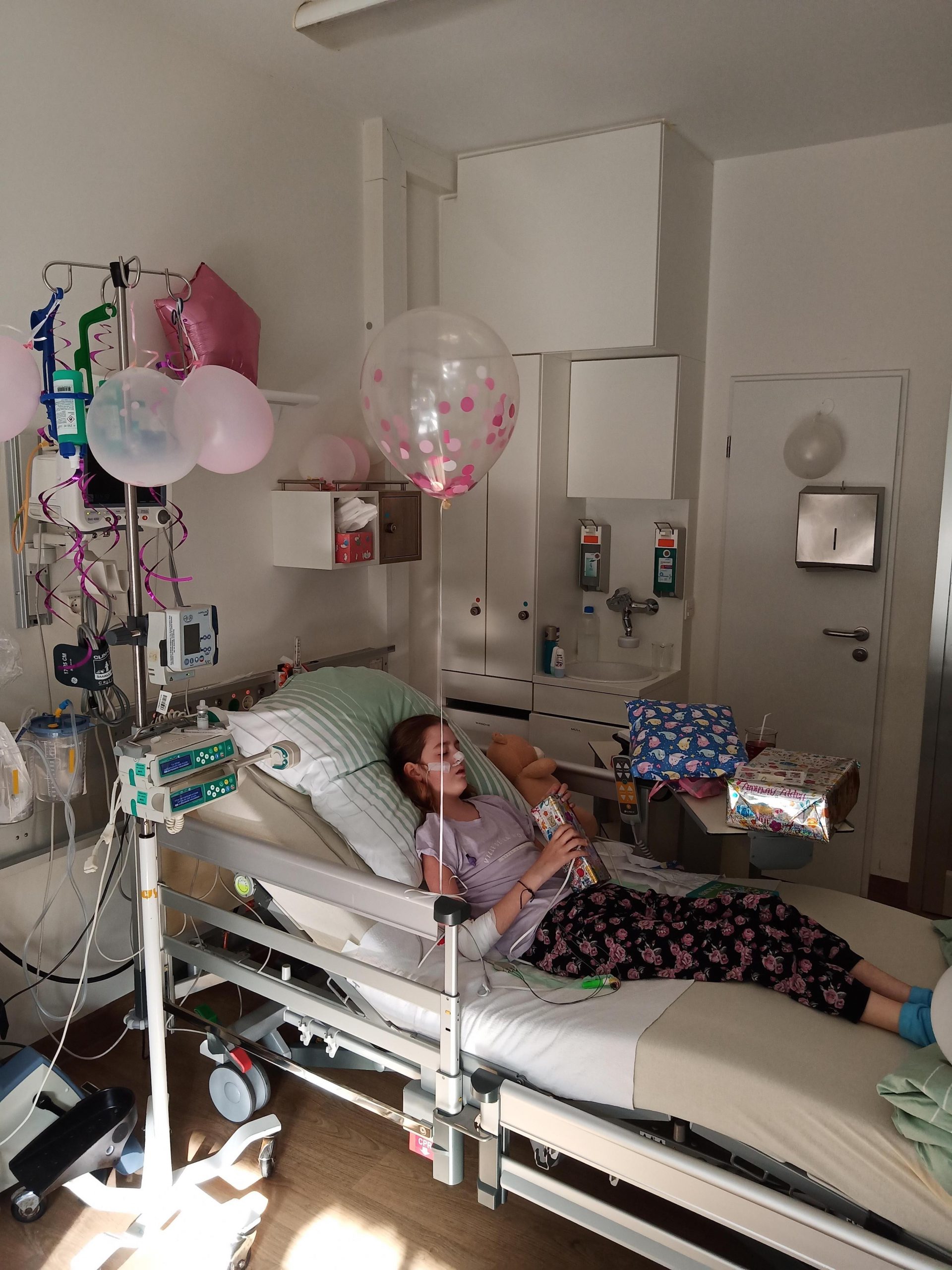 Lara feiert Geburtstag in der Klinik.